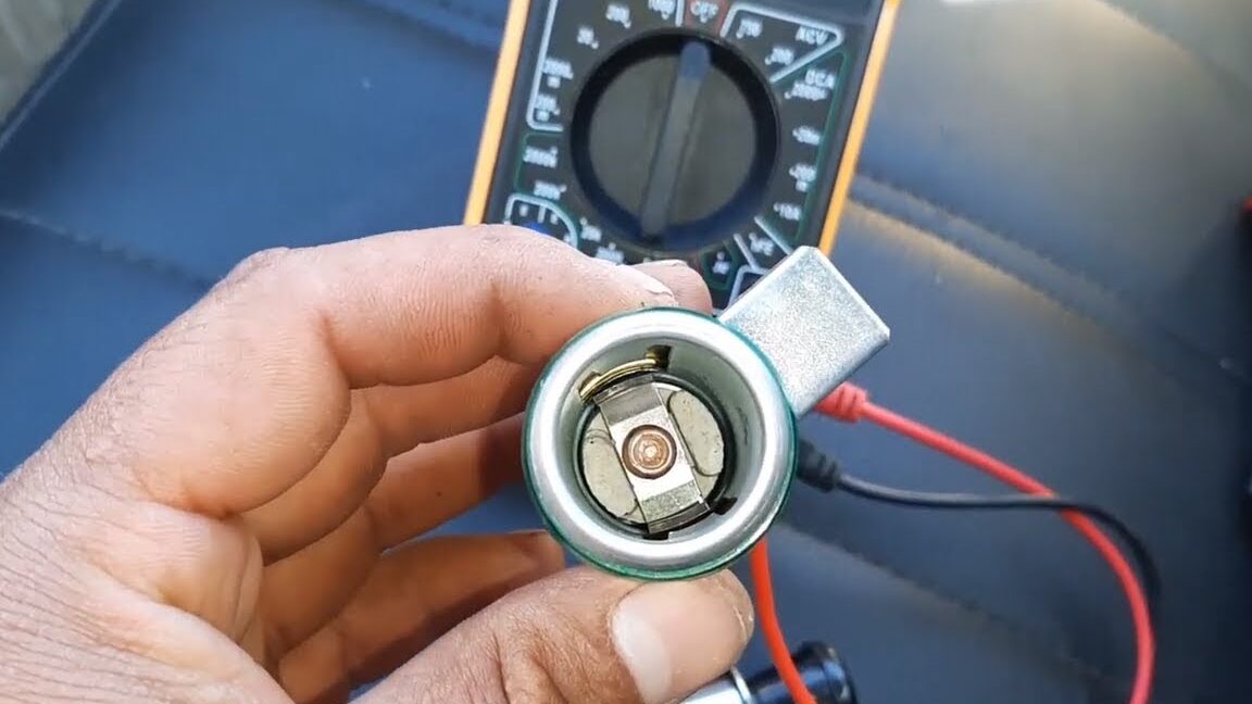 usar-el-mechero-del-coche-paso-a-paso-talleresfixauto